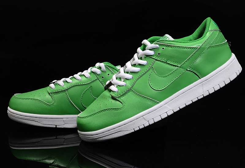 nike dunk low prix usine cru nike dunk 2010 de la porcelaine